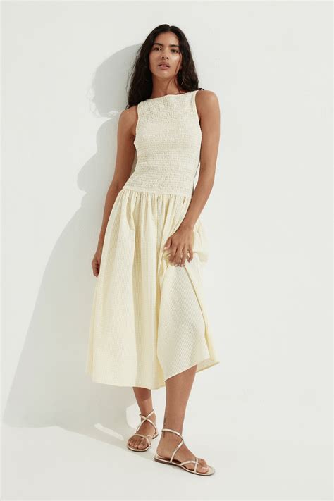 Women's Light yellow Smocked Seersucker Dress | H&M CA