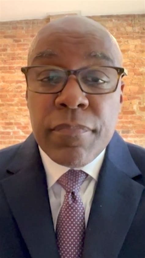 Video: Reporter asks Trump on Air Force 1 if he wants regime change in ...