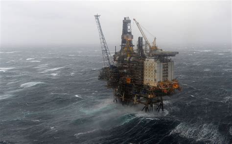 Wintershall's offshore platform in the Brage oil field of the North Sea ...