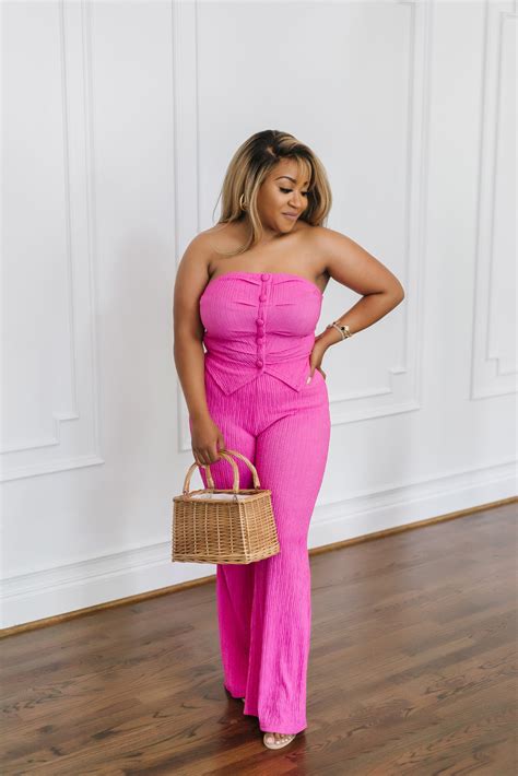 4 Cute Beach Vacation Outfits You Need - Life with NitraaB