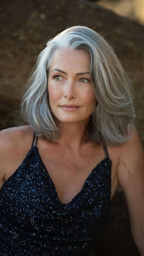 3 secrets of women with gray hair – Artofit