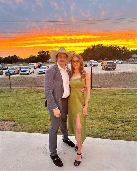 Inside Kat Timpf's terrifying 24 hours from cancer diagnosis to giving birth to first child with ...