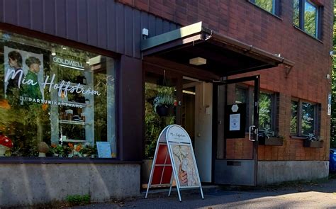 Yhteystiedot :: Parturi-kampaamo Mia Hoffström