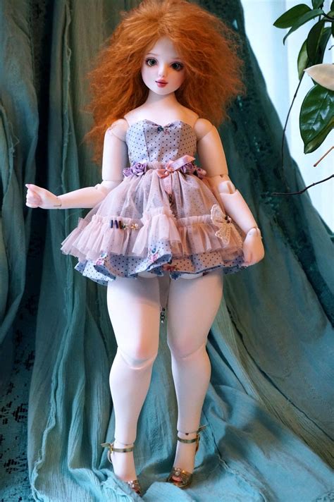 Pin by Arielen Lefay on FELTRO | Fashion dolls, Pose dolls, Ball ...