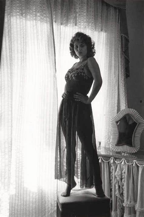 [Actress Sophia Loren standing on a stool, in a pinup pose, Naples ...