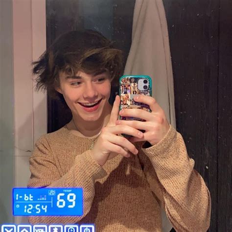 Bryce Mckenzie on Instagram: "It’s been a little while Instagram :)" | Pelo hombre, Hombres, Ropa