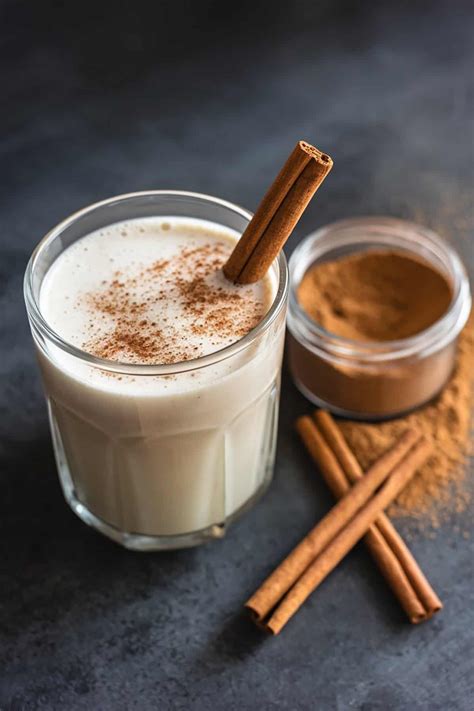 15 Best Elderflower Cocktails - HowdyKitchen