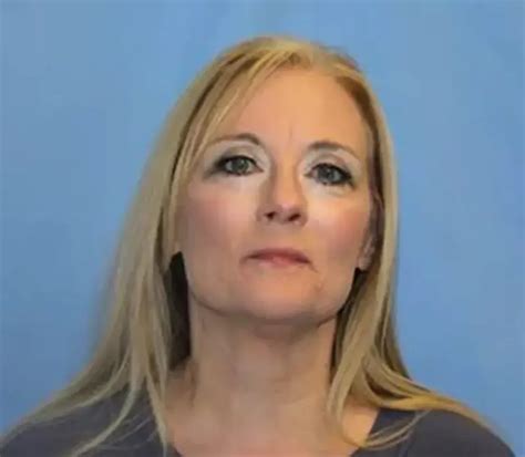 ABD'de pes dedirten plan! Engelli kızına ders vermek için ağaca ...