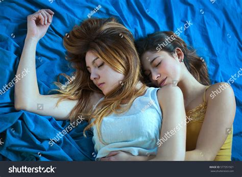 Xnxx Sister Sleep