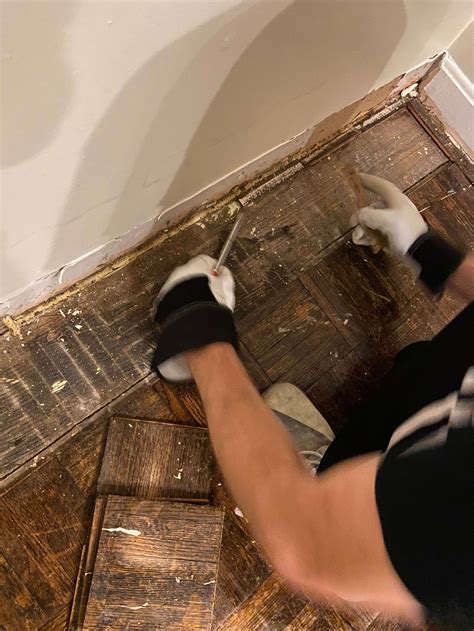 How to replace carpet with hardwood floor? A step-by-step guide to ...