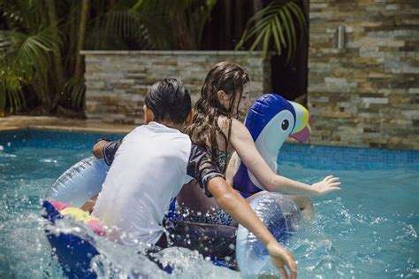 How to host THE COOLEST (and safest) POOL PARTY EVER - What's On 4 Kids