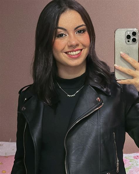 Ana Clara Salustiano 🌻 | Ai Ilhabela … 🌊🍃🫶🏼 | Instagram