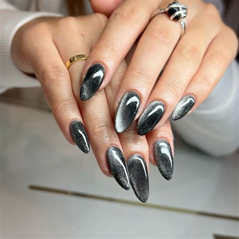 Cat eye nails | Velvet nails, Simple nails, Black nails