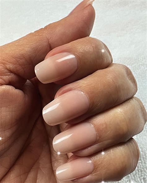 Clean Girl Nails Are Trending: Here Are 13 Minimalist Manicures to Try Now | Vogue