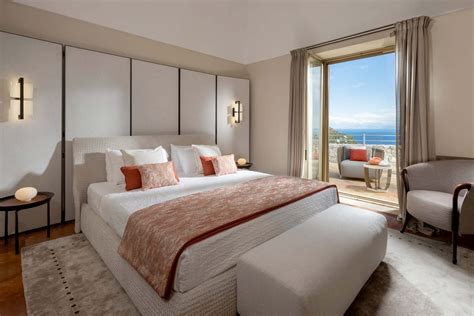 Capri Villa on Spectacular Clifftop, Amalfi Coast, Italy– Icon Private ...