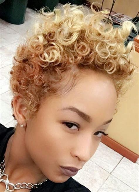 In love with this color!! | Sassy hair, Short curly hair, Short blonde ...