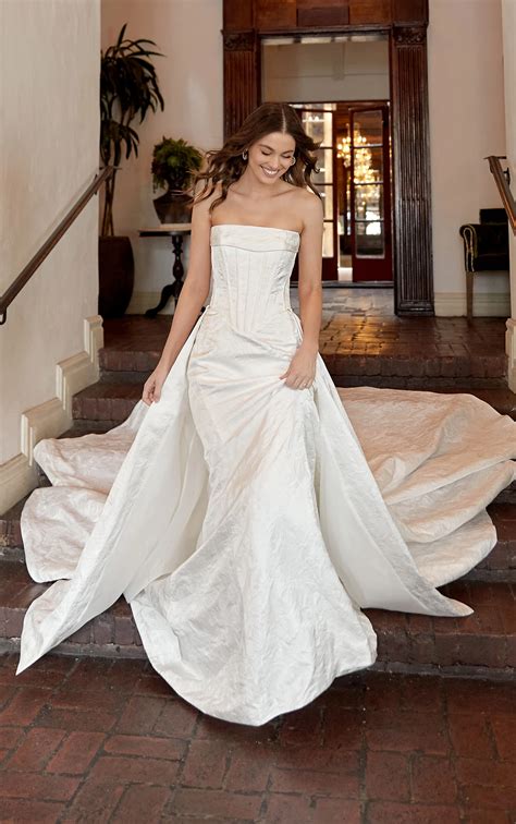 Sophisticated Strapless Fit-and-Flare Wedding Dress