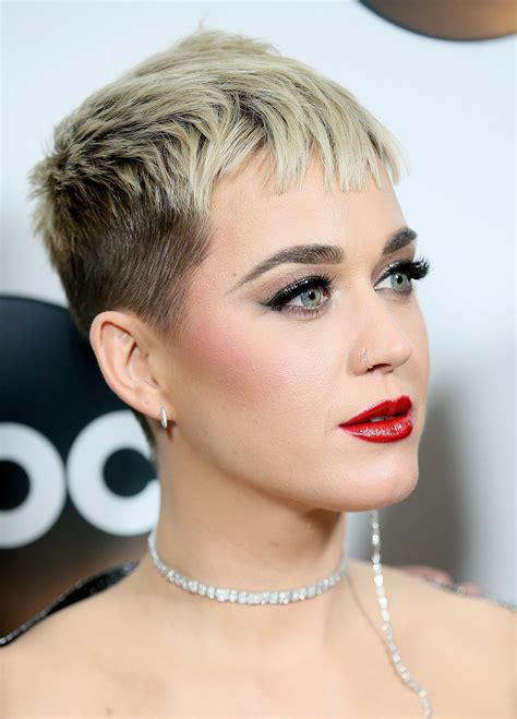 32 of the Best Celebrity Pixie Haircuts of All Time | Katy perry hair ...