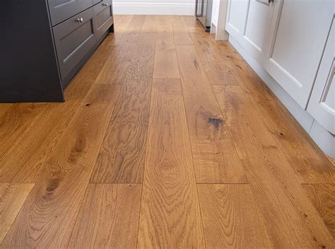 Knightsbridge - 190 Golden Handscraped Lacquered | Evolve Flooring