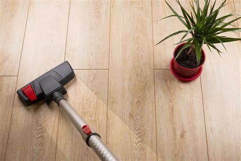 Facts About Vacuuming Your Hardwood Floors - Get Floors
