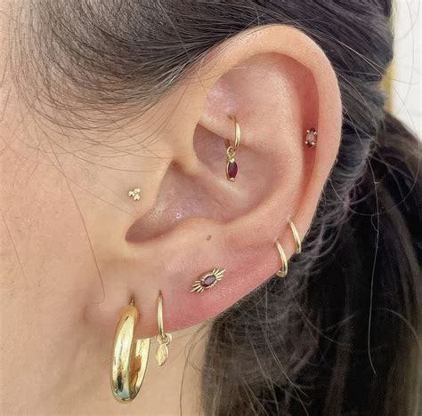 38 Eye-Catchy Mid Helix Piercing Ideas To Try - Styleoholic
