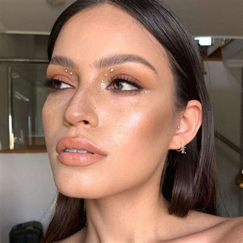 Brown Eyes Natural Makeup