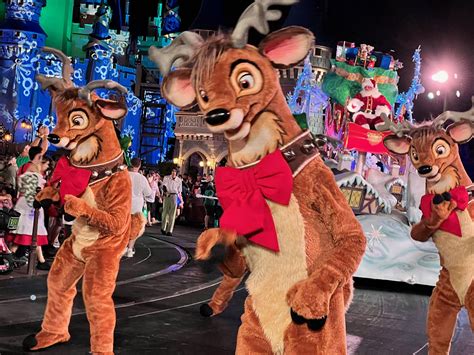 Characters at Mickey's Very Merry Christmas Party - WDW Prep School