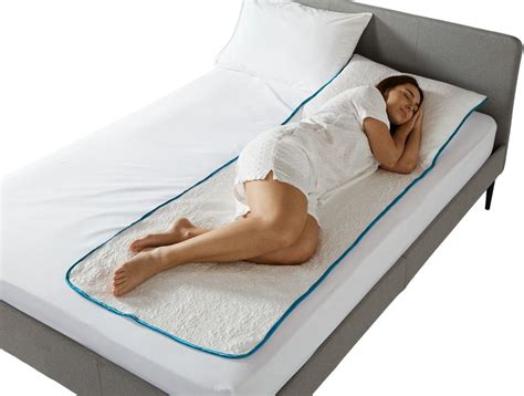 CoolSoft™ MenoMat - Cooling & moisture wicking bed sheet for menopause relief/Night sweats ...