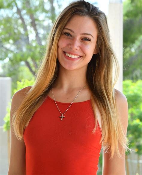 Avery Cristy: Fešanda s divokými chúťkami si buduje kariéru