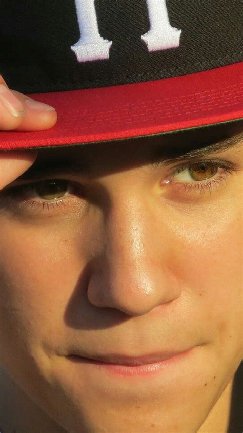 Pin de Aroa em justin | Justin bieber, Cantores, Fotos fakes