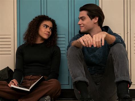 Ginny & Georgia viewers agree the show is 100 per cent cringe. So why is it atop Netflix’s watch ...