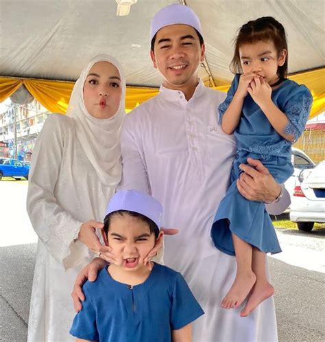 Wow kek dia, rare betul kek birthday Amira kali ni.. ” - Netizen ...