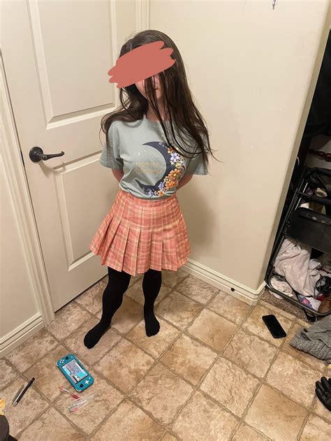 Swipe to take my clothes off… 😜 : r/SwipeToStrip