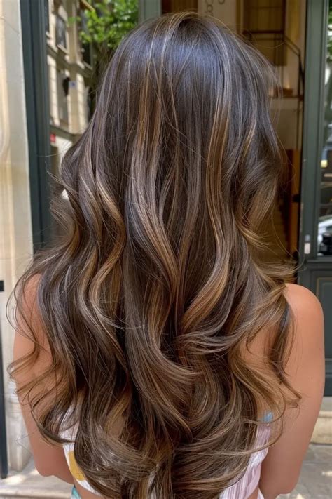 27 Dark Brown Hair With Highlights Hairstyles That Will Add Depth and ...