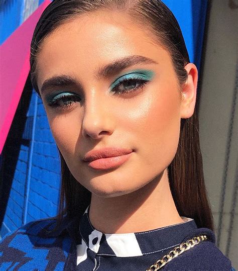 21 Pretty Blue Eye-Shadow Looks That Are So Chic | Who What Wear