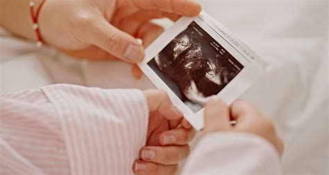 How many kids do you have? How I think (and talk) about my miscarriage - Refinelife