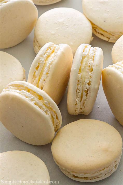 Vanilla Macaron