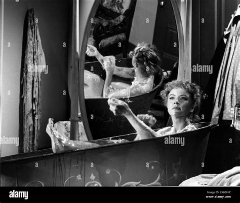 Amanda Blake Television: Gunsmoke (TV-Serie) Characters: Kitty Usa 1955 ...