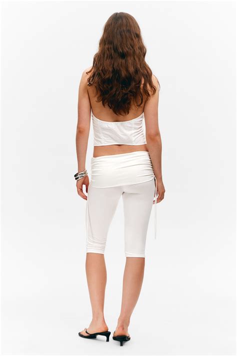 ruched low rise capri leggings - Off-white | Monki WW