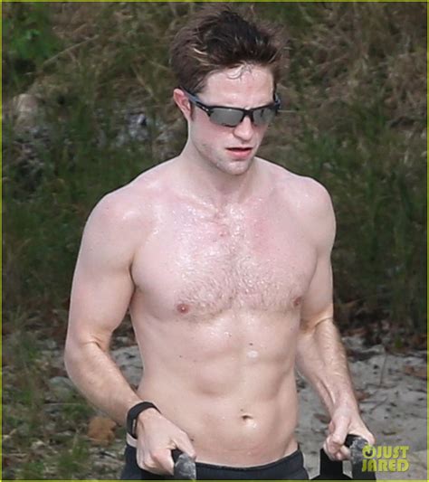 Robert Pattinson Bares Ripped Body While Shirtless in Antigua!: Photo ...