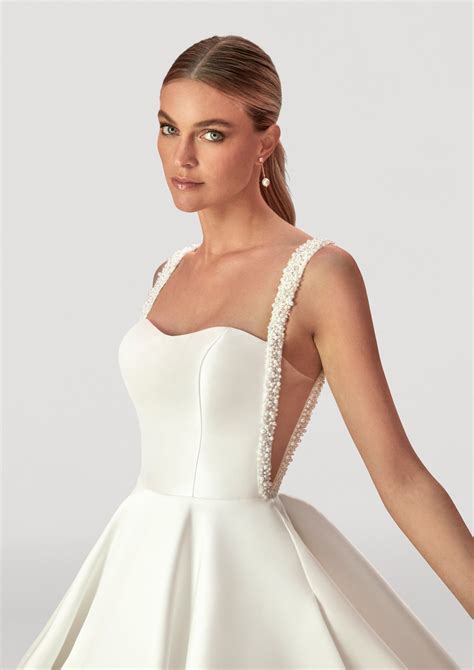 MJ1061 - Gala | Bridal dresses, Civil wedding, Wedding dress bustle