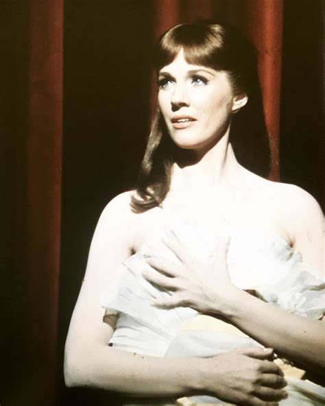 Julie Andrews as Darling Lily 1970 | Julie andrews movies, Julie ...