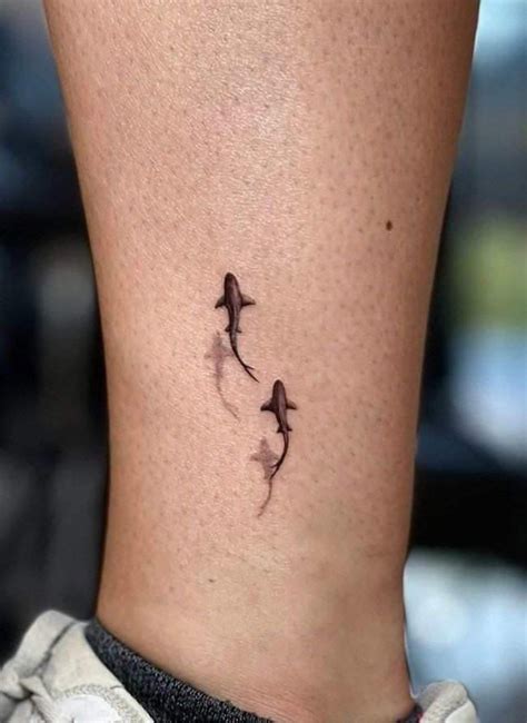 Pin by Zoltán Váradi on H | Small tattoos, Shark tattoos, Tattoos