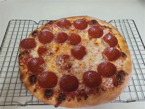 All Trumps flour/recipe, 56% hydration : r/Pizza