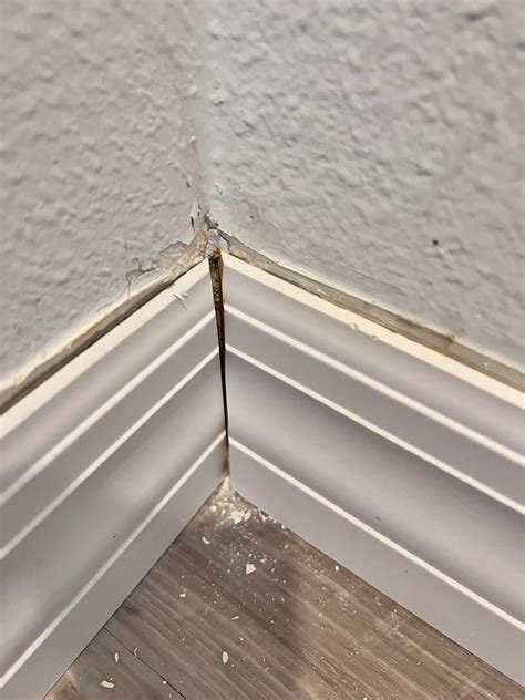 Don’t ever let your flooring guys install base : r/Construction