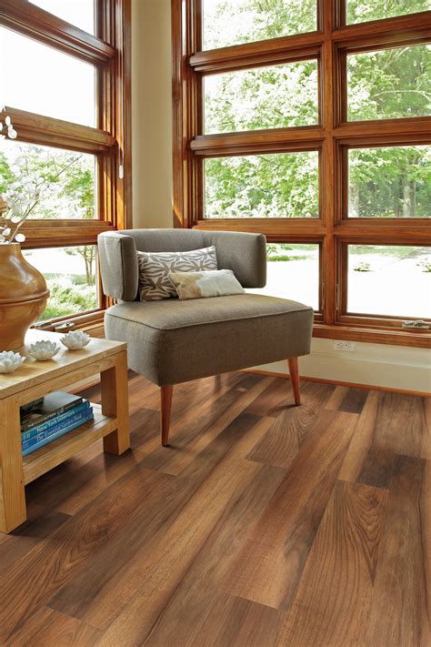 Shaw Floors® 0736V-00820 7-Inch x 48-Inch Amber Oak Endura Plus Luxury ...