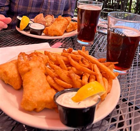 SUNDAY RIVER BREWING COMPANY, Bethel - Restaurant Reviews, Photos ...
