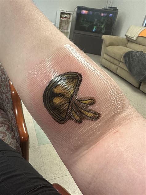 When can i take a shower after getting a tattoo | Orangetattooshop.com