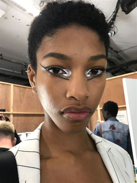 Eye Makeup For 13 Year Olds Tips For Doing Other People's Makeup?