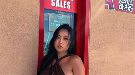 Cette Coréenne est une mannequin "grande taille", ses photos font réagir